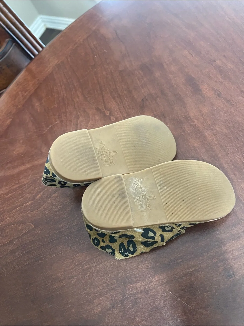 Monkey Feet questions leave